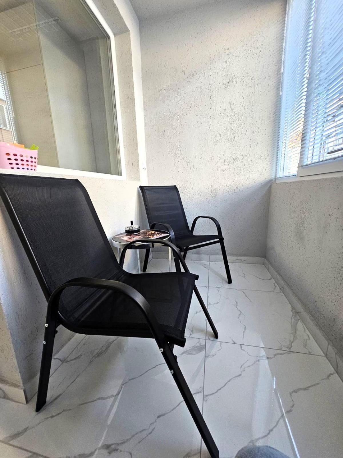 Apartment Bohemi With Free Parking Burgas Extérieur photo
